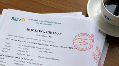 Con Dấu Giáp Lai Còn Nguyên Trên Hợp Đồng Vay Tiền Ngân Hàng Năm 2024